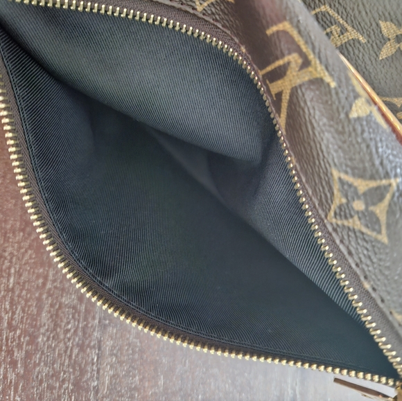 SOLD Louis Vuitton Monogram Bumbag - Picture 2 of 16